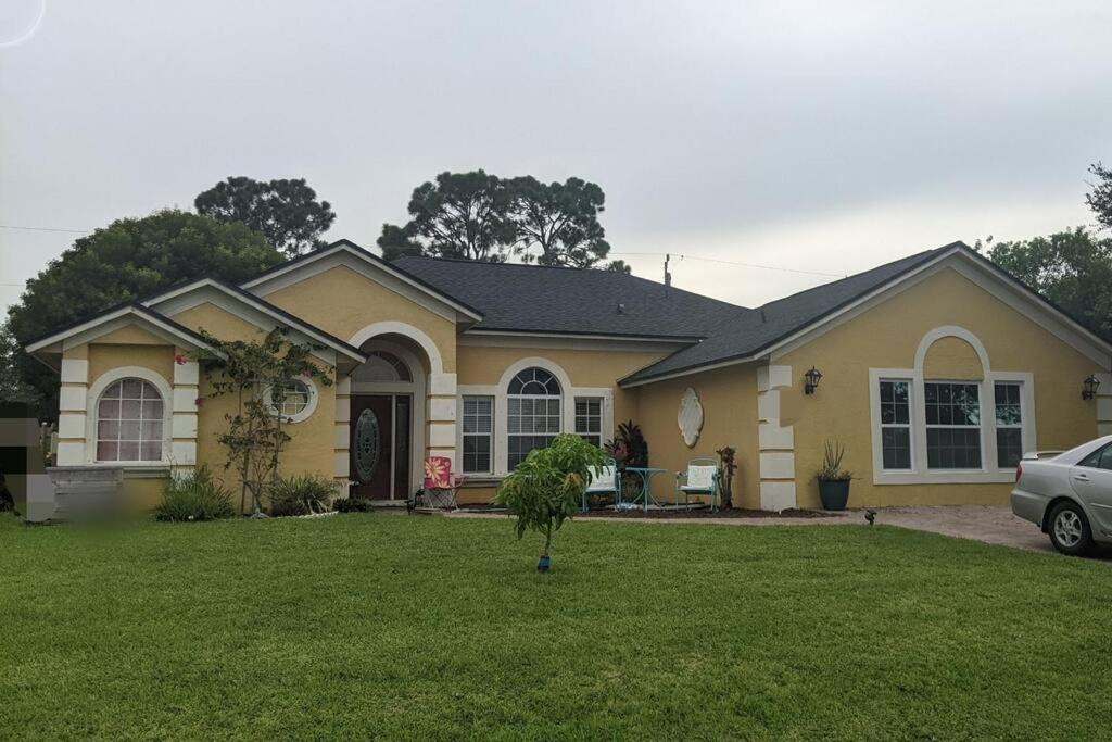 Port Saint Lucie A Little Piece Of Heaven- Peaceful Lake View Apartment- 1 Min From I95 And Turnpike Port St. Lucie Buitenkant foto