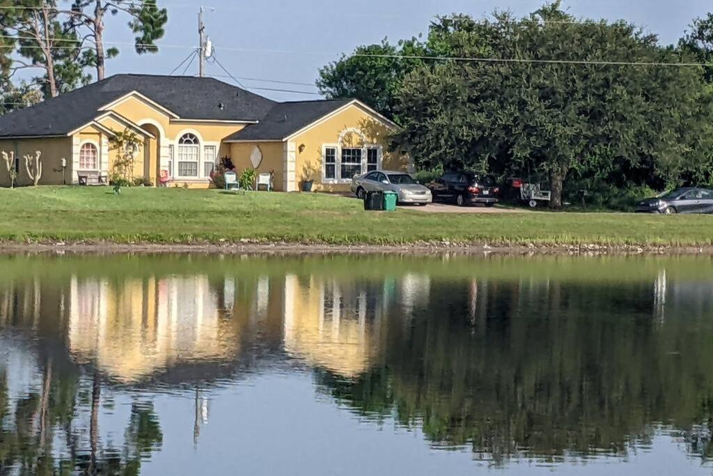 Port Saint Lucie A Little Piece Of Heaven- Peaceful Lake View Apartment- 1 Min From I95 And Turnpike Port St. Lucie Buitenkant foto